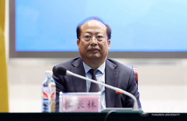 6、世界杯官网校长侯长林.JPG