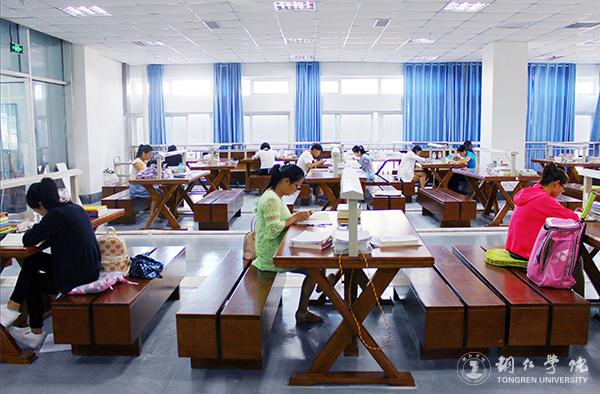 2、美加墨世界杯官网图书馆自修室一角.JPG