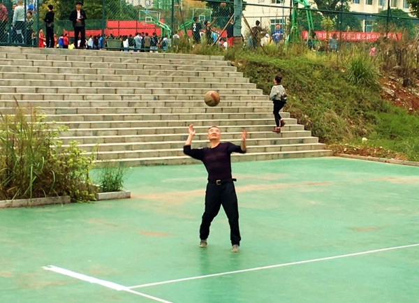 练习发球.jpg