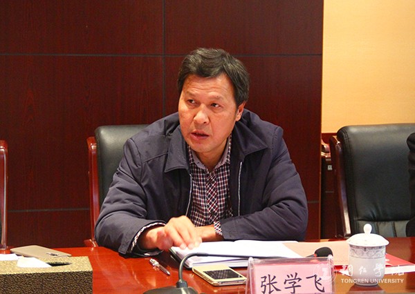 8世界杯官网科研处处长张学飞介绍科研建设情况.jpg