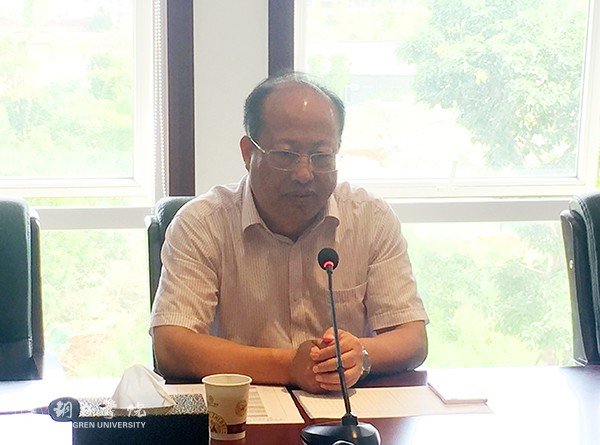 2校长侯长林讲话.jpg